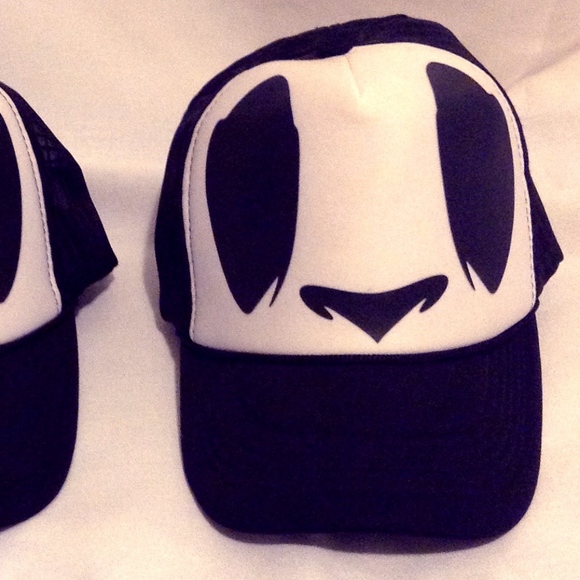 Trucker Snap Back Hat Eyes Nose White Black NEW - Picture 2 of 8